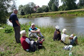 Rast am Leine-Ufer bei Neustadt