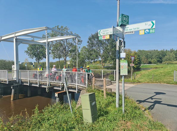 02 OM Klappbrcke ber den Moorkanal