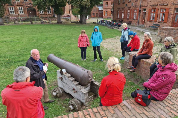 Radtour-(10) Festung Dmitz-Herr Brun vertellt