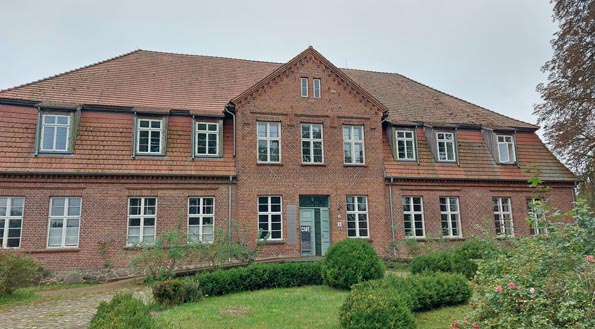 Radtour-(17) Gutshaus Linstow